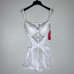 New White Sexy Lingerie connected Bra & Garter | L